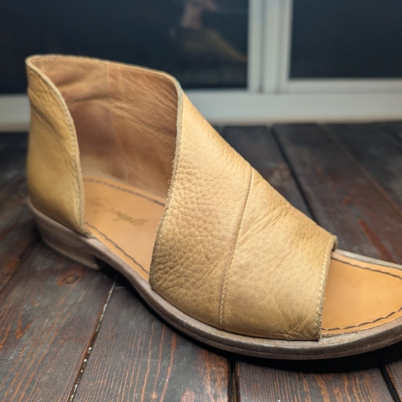 Free People Mont Blanc Asymmetrical Sandal (Women) Size 7 Tan Leather Cutout - Picture 5 of 11